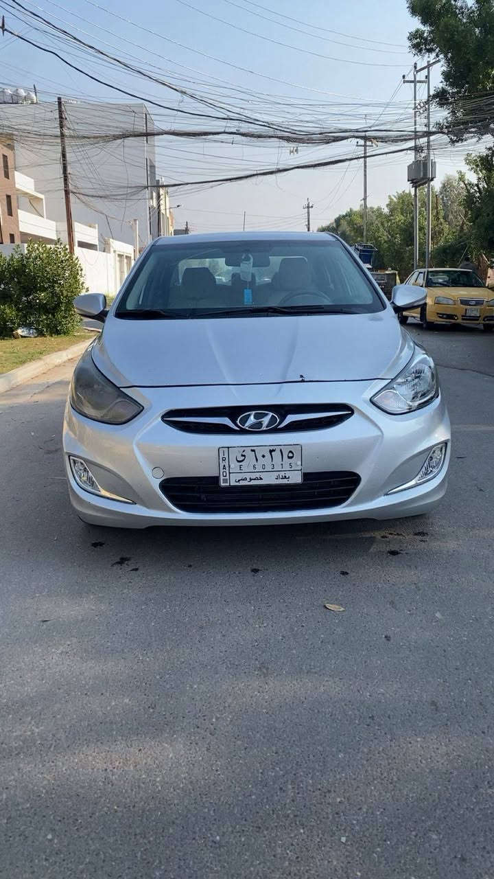 السلام عليكم اكسنت موديل 2013   خليجي حجم المحرك 1600 دوش سياره كفاله عامه كير محرك تبريد حداديه تاخم تأير
بدون صبغ كفاله رقم بغداد بكان سياره بغداد الكرخ حي حطين 
سعر  95  وبيها مجال *********** ,تصال
