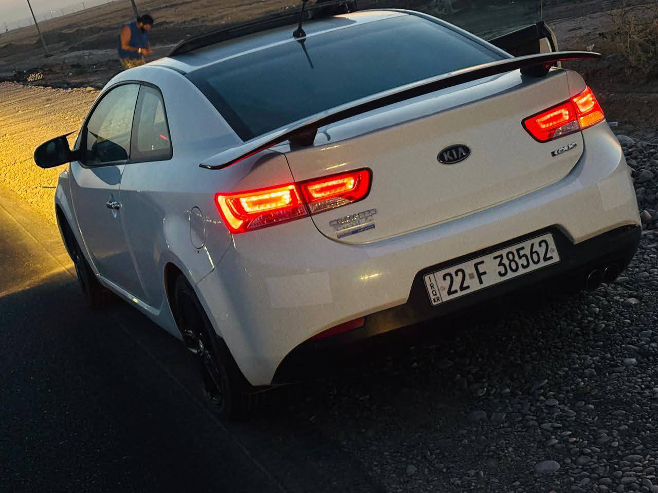 السلام عليكم ...
سيراتو كوبي ٢٠١٣  خليجي وكاله البخيت 
فول مواصفات 
فتحه بصمه كشنات جلد دواخل احمر سستم صوت 
اشاير بلمري 
مكينه ١٦٠٠
السياره رقم اربيل سنويه لل ٢٠٢٩ باسمي وكاله تحويل
مكينه وكير بشرط مامفتوحات سياره على ايدي مال جناي
السياره مكفووله بيها بارد مكانين جاملغ الامامي والجاملغ الخلفي شبر اثر دحجه 
السياره حلوه ومرتبه وجاهزه وخير من الله تخم تاير حداديه كله كامله
ماشيه ١٥٥ ألف 
السعر ٩٠(وبيها مجال قليل ) 
مكان السياره الديوانيه 
***********
