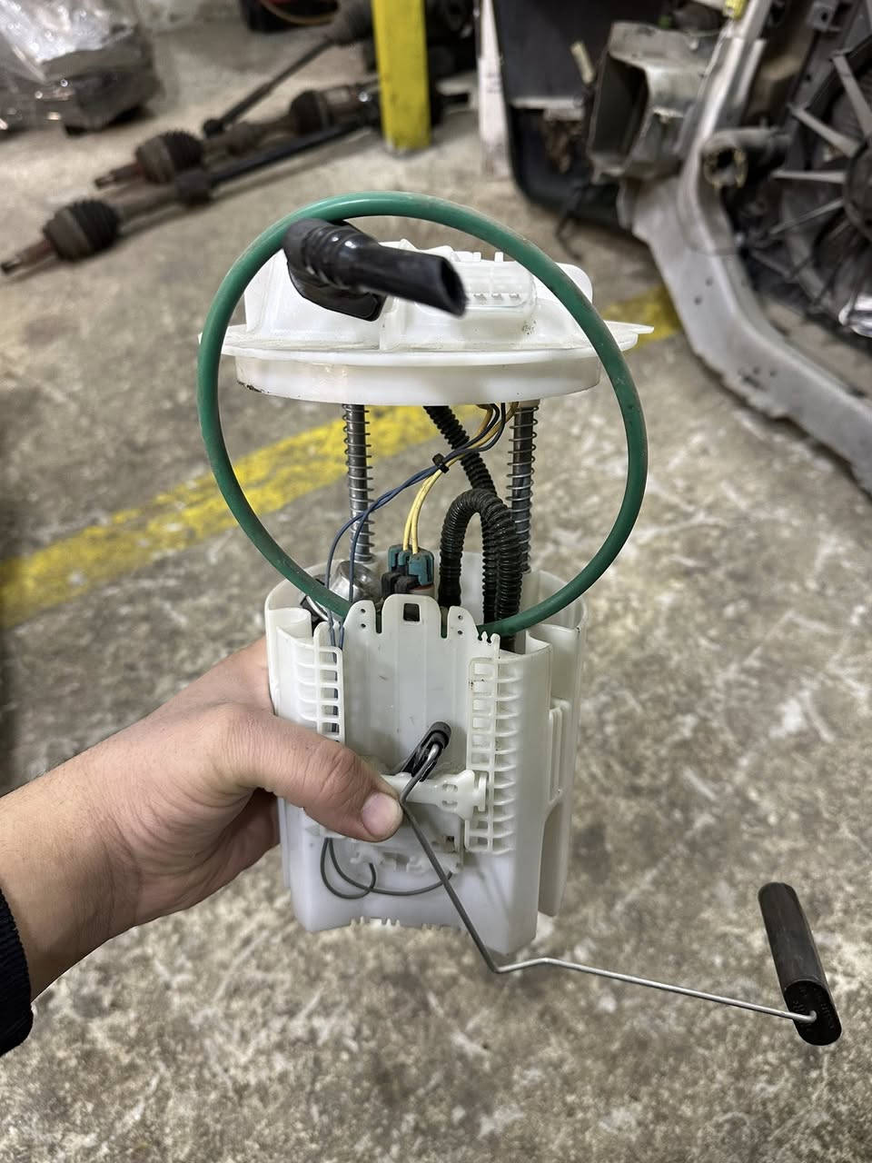 السلام عليكم 
تم بعون الله 
وصول غراض دوج كرفان حديث 
محركات + كيرات 
سلف + داينمو + كمبريسر + واتر بم 
مروحه + راديترات 
غراض صدر جديد ضمان 6 اشهر عله كل منتج 
فيت بم تفصيخ 
ماصده جديد + مستخدم 
براد دهن فافون ضمان 6 اشهر جديد 
متوفر توصيل جميع المحافظات 🚚
*********** / عبدالله جمال 
العنوان بغداد ساحت الطيران ثاني فرع يسارآ داخل كراج المسعودي @إشارة
