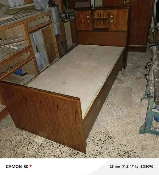 جزء من عملي ومن الله التوفيق اشتغل كافة الموبيليا أبواب چراچيب كناتير چرابي بوفيات لوكرات شغل جديد وتصليح وصبغ وشد أبواب وغرف عراقي وتركي ***********,,***********
