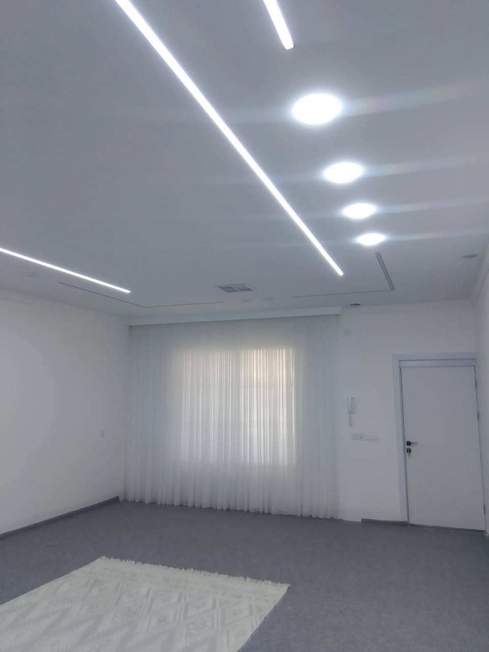 بە ناوی خوای گەورەو مهیرەبان
🏠 خانووی ٢٠٠ مەتری فول vip بۆ فرۆشتن
ناونیشان : حاجیاوا - گەڕەکی شەهیدان نزیک قوتابخانەی ڕۆژهەڵات و مزگەوتی ملا محمود
جۆری موڵک : تاپۆ
ڕوو : نسار
شوێنەکە کامل خەدەماتە خانووەکەش فول vip
خوارەوەی ژێرزەمینی ئەرزە
پێکهاتووە لە ٤ هۆدەو هۆڵ 
نرخی ئەم خانووە 610💲گەڵا
بۆ زانیاری زیاتر پەیوەندی بکەن بە
ژ.م    ***********
