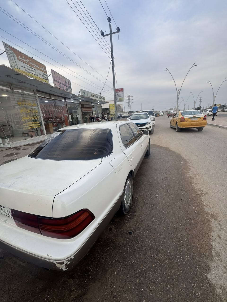 السلام عليكم لكزز ls400 مديل. 91 للبيع
سياره كفاله من الضربه  والصبغ  نظيفه السياره مامتعوبه وعليه منضومه غاز كير مكينه كفاله السعر 70 وبيه مجال 
***********
