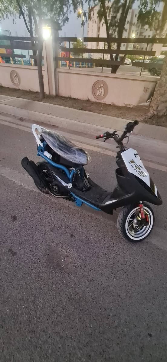 ماكس عدله لعب جاهزة مجهزة سلف وهندر نكرة مكينه خرسة شلعه متنلزم تشك الكاع
مابيهه كل نقص 
السعر 375 وبيهه مجال بسيط 
مكاني الشعب 
***********
