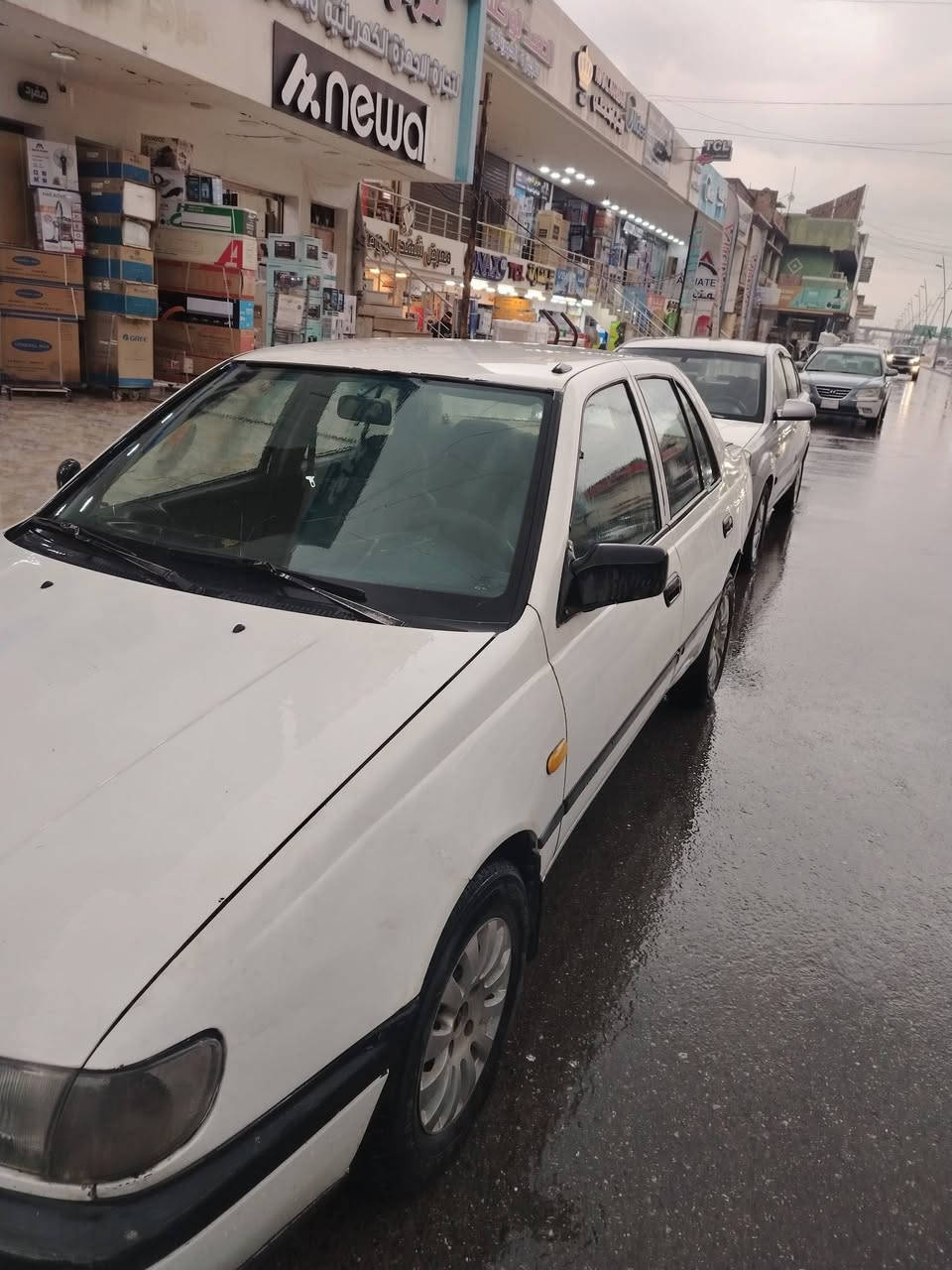 نيسان للبيع سيارة مكينه وكير شرط طخم جديد شرط التحويل وايرمنيه شغاله بدون صبغ مكلف بلنشر خبر على الرقم ***********
***********
