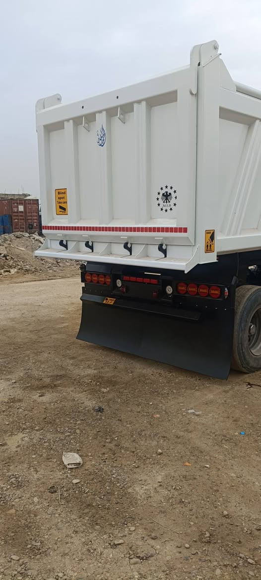 للبيع ماكنيسان ذرعه 31 متر كامله فقط تاير ويل عوزهه ***********
