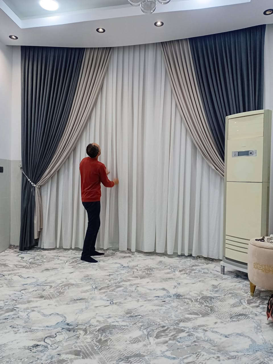 ستائر الفيروز تقدم لكم أروع الستائر حسب الطلب ولقياس الموقع شارع المستوصف يم مجمع عبدو ناحيه الامام رقم الهاتف للأستفسار  ***********
