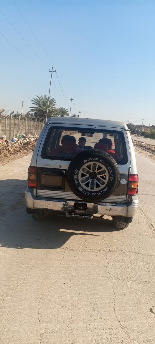 سلام عليكم 
 عندي باجيرو موديل 91 للبيع 
محرك فيفتي 
 رقم انكليزي باسمي  
سنويه  جديده لحد ٢٠٣١
الرقم واسط مشروع وطني 
التحويل ثاني يوم 
السعر 50 وبيها مجال
وعنواني واسط التواصل على هذا الرقم 
***********
