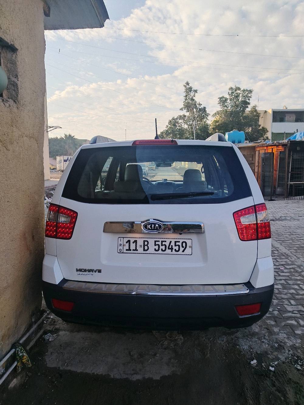  السلام عليكم اخوان كيا موهافي [ة 2012] الشركه بعده الاستلام  2019  - نظافة وفول مواصفات السياره بيه باب مبدل بل صندوك شويه صبغ  
المواصفات 
محرك 6 سلندر 
7 راكب 
فتحة سقف
دواخل جلد بيجي وكالة 

شاشة كبيرة + دبل كاميرا

فور ويل (4x4).
 تدفئه تبريد 

ستيرن كهرباء
ثلاجه بالجكمجه
تبريد مركزي. 3 قطع

رقمها بغداد الدولي  انكليزي حويل ثاني يوم

الموقع : بغداد

ماشي السياره 156