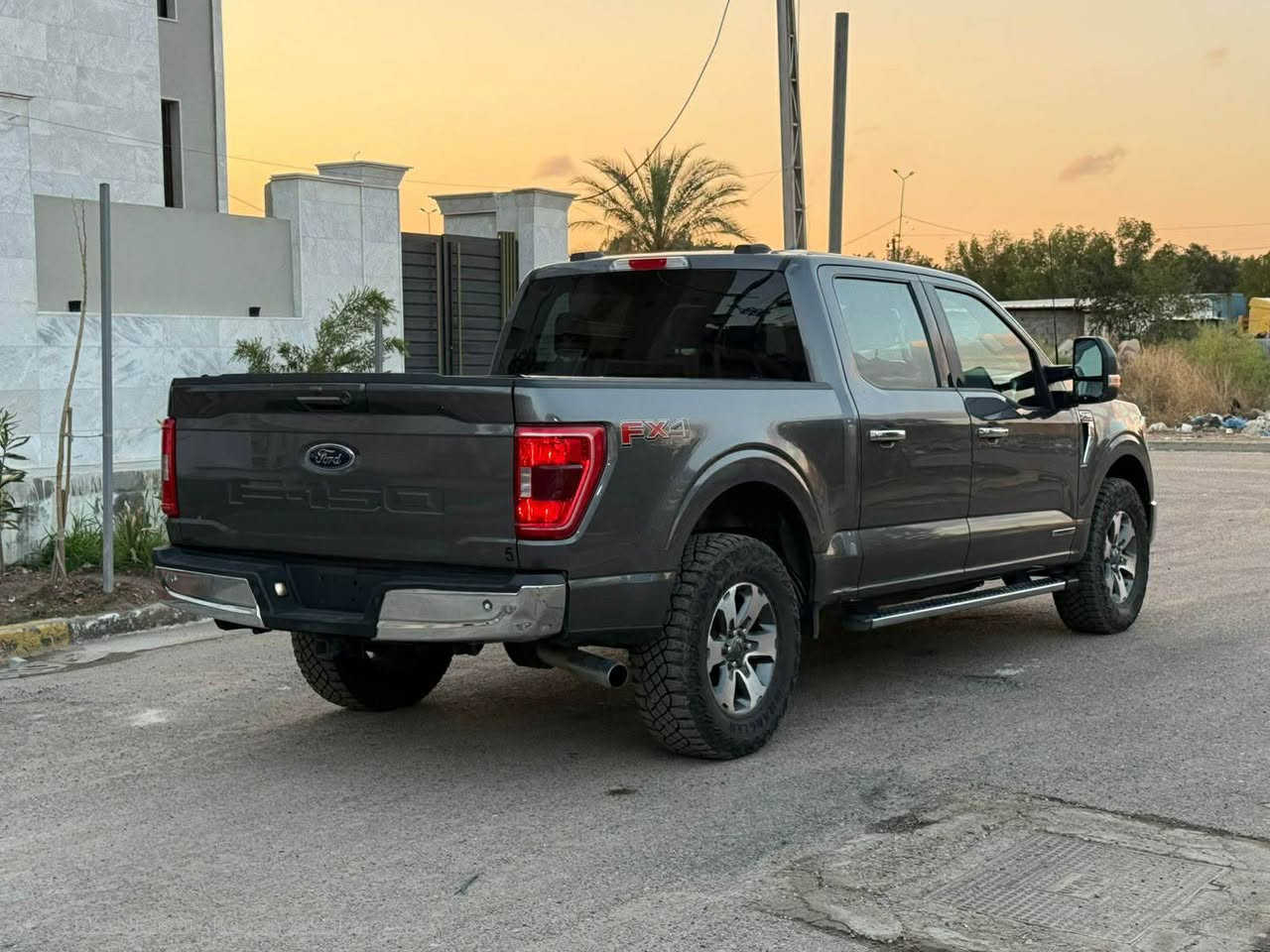 السلام عليكم.. فورد F150 موديل 2021 باب طويل بدي قصير محرك 3600هايبرد مواصفات XLT..ماشية ٨٤الف ..رقم بغداد دولي... للبيع او المراوس ..السعر 295...المكان بغداد ابو دشير *********** بغداد, العراق
