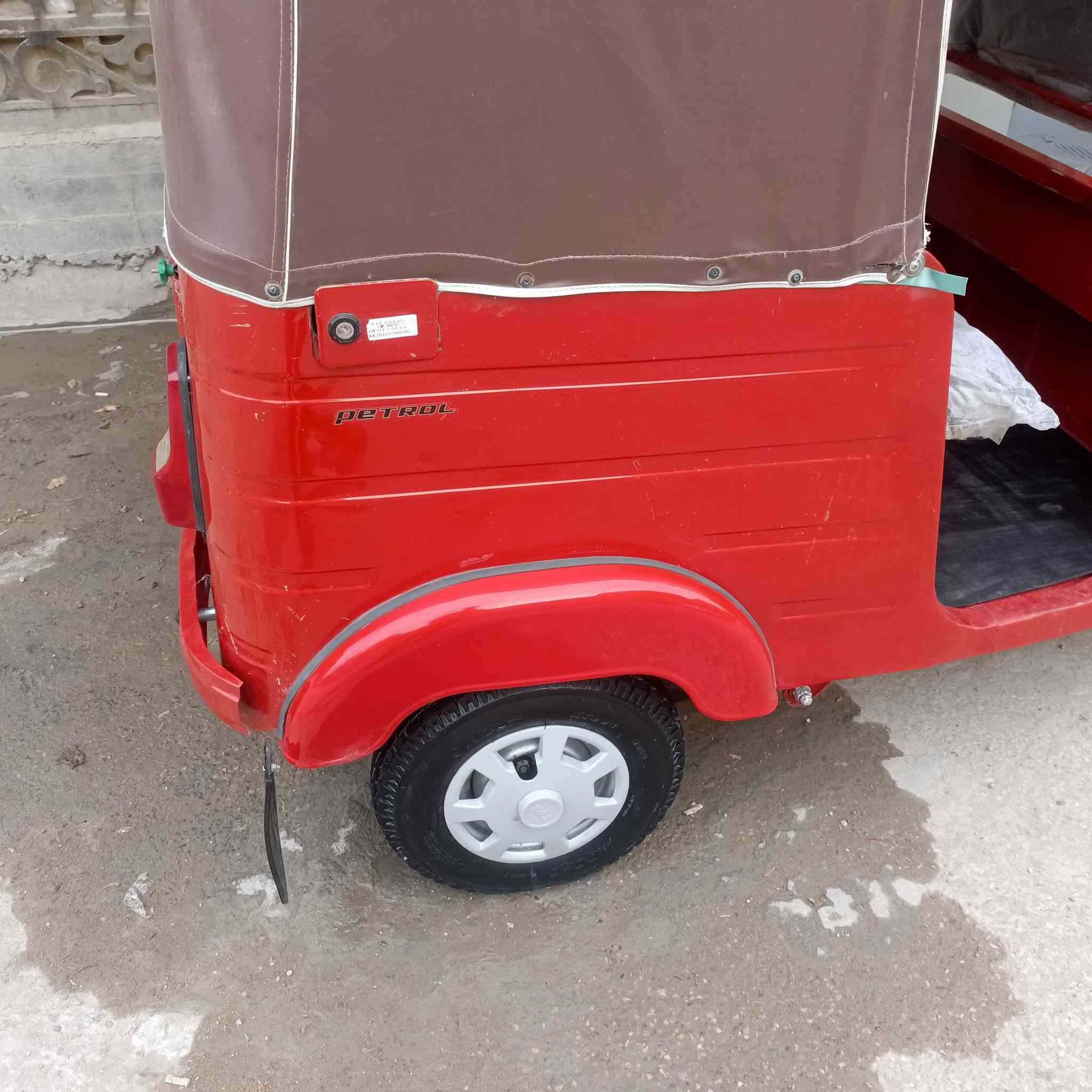 السلام عليكم تكتك للبيع 18اوراق كاملة سعر4300وبيه مجال بسيط مكاني بغداد رقمي  ‏‪***********‬‏
