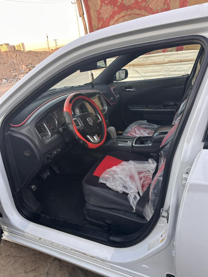 جارج موديل 2012مكفوله من الضربه لو ن ابيض بيها الباب الأمامي نص صبغ الاستفسار ***********
