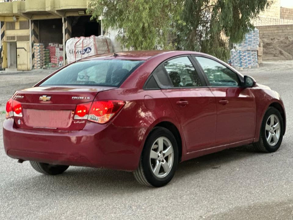 ***********
نرخ: 36گلا
شوفليت كروز 2015 خليجى
مەکینە ئۆپترا مەرغوب ئۆتۆماتیکە
گیڕومەکینەی بەشەرت لۆکە
تاقم پێشی تازە داگیراوە کامل گۆڕاوە چرکەی تیانیە
شاشە ئایپادوو کامیرەی بۆبەسراوە 
قفڵی مەرکەزیو ٤جام کارەبا کارەبای مەزبوتەو هەموو گیانی ئیشئەکات بەنزینیکی زۆر کەم سەرف ئەکا
تەبریدی گەرموو ساردە 
پیشو پشتی کەپسە یەک چاملغى سەکنی بەس پەمپە 
دەعموو لیدراوی نیە 
سەیارەکە رەقەموو سەنەویو وەکالەشی لەگەڵە ئەسلی مالی مەدەنیو کیشەی حوکمیو هەموو شتی بەشەرت
