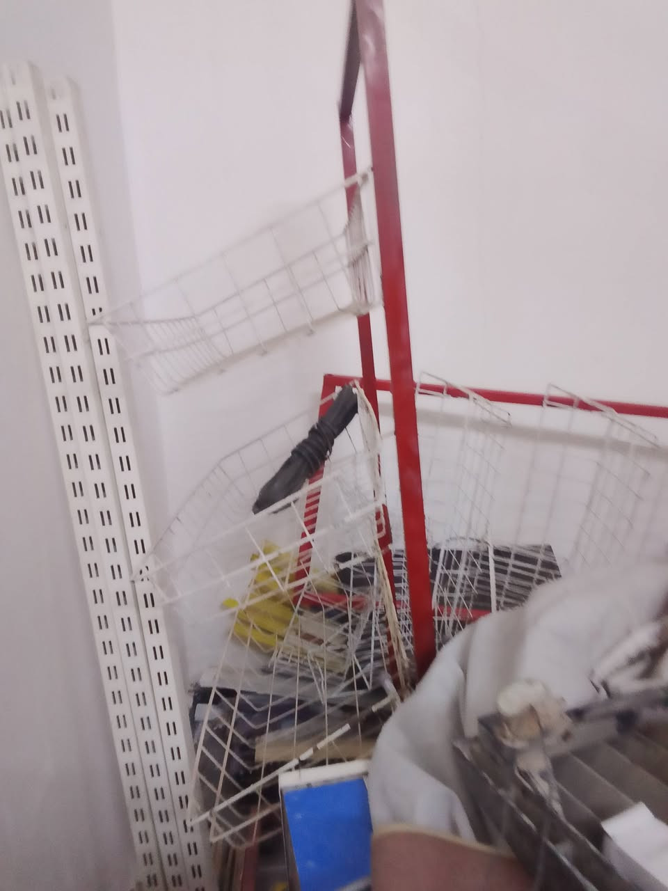 رف وسطي 2متروسلات جبس لبيع ***********
