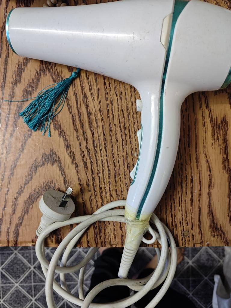 سلام عليكم غراض للبيع كل موجود شغال شرط فحص اي تفاصيل دز لي خاص وبخدمة .كيبل ضوئي .مكينة خياطة .ام بي ثري .مقياس حرارة موقت. مجموعة لد سقف ثانوي اصلي زجاج .لد سقف ثانوي نوع اخر .مجفف شعر الماني ثلاث سرعات مع تبريد .جهاز لمس قديمة شغال نقص فقط بطارية. جهاز دفتري شغال نقص بطارية .لايت كبير يشتغل طاقة شمسية مع حساس حركة .اسعار خاصة وابيع شلعة كلهم كربلاء, العراق


**إذا كنت صاحب هذا الإعلان وتريد حذفه لأي سبب، رجاءا أرسل رسالة إلى الدعم الفني**