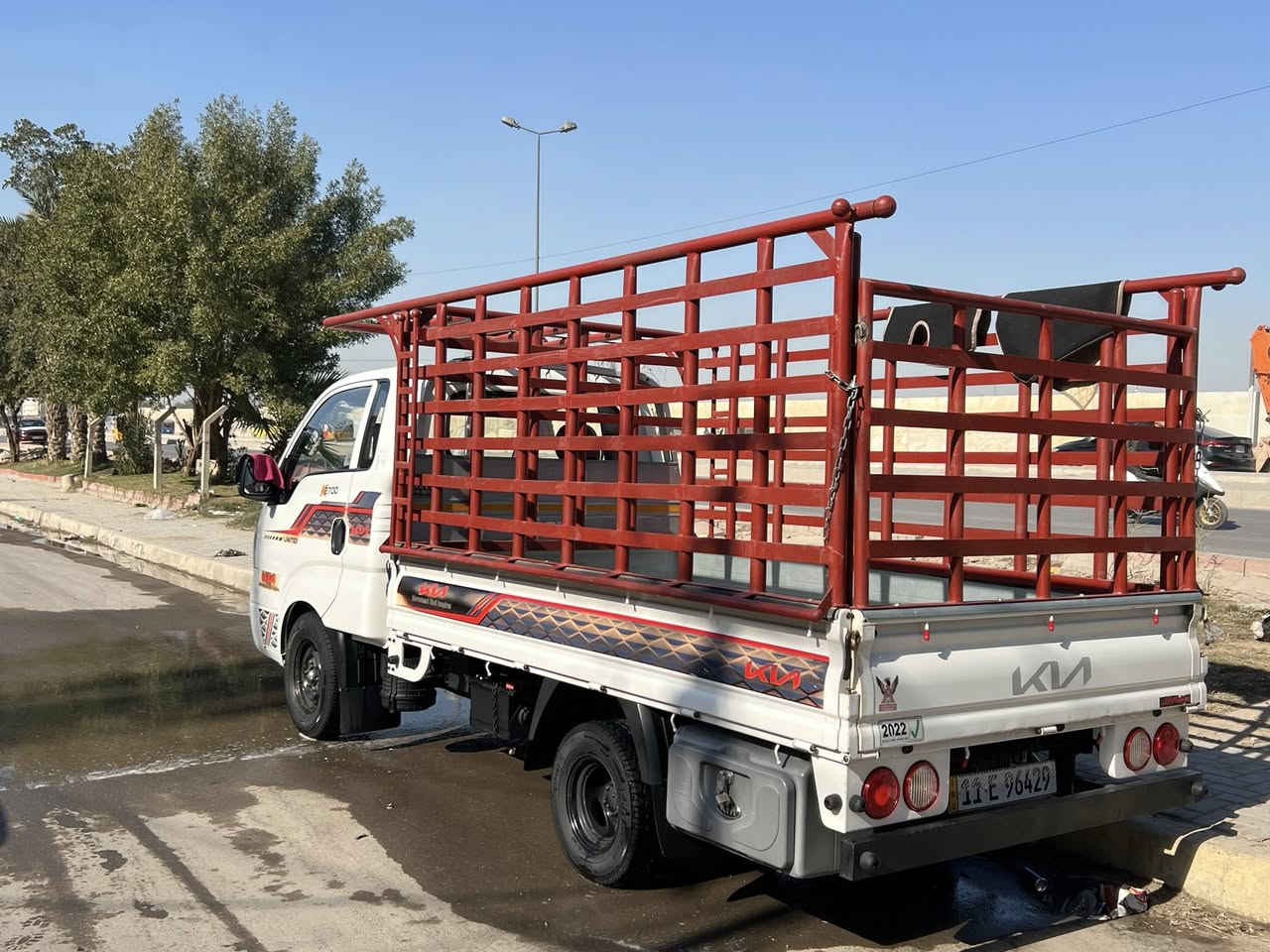 السلام عليكم كيا 2022مكفوله كفاله عامه بأسمي تايرات الشركه بعدها بيها ماشيه 65السياره جديده السعر 148بدون محجر ***********
