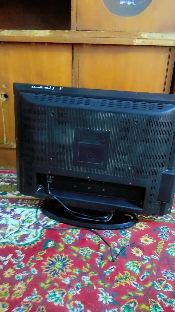 تلفيزيون يشبه الابلازما. فيش بيه ضربة بسيطه بشاشة مامبينه قليل.


**إذا كنت صاحب هذا الإعلان وتريد حذفه لأي سبب، رجاءا أرسل رسالة إلى الدعم الفني**