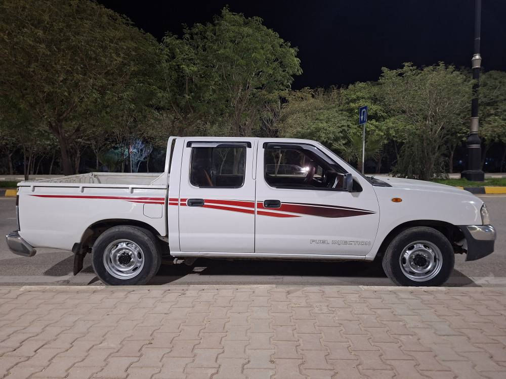 نیسان دەبل مۆدیل 2010 گێر و مەکینە و ئەکسلی  بەشەرەت تەقەو ڕەقە بەشەرت تەبردیی سارد و گەرمی بەشەرتە چوار تایەی لۆکی لەژێرایە تایە سپێری دانەبەزیوە سەقفی بۆیاخ نیە و ڵاشەی قلپ قۆپی نیە وەکو شوشەیە  کامل مەسرف کراوە هی سەیارەی ماڵە  
سعری 69 گڵایە 
،،بڕاوەیە،،
***********
*********** كيفري, ديالى
