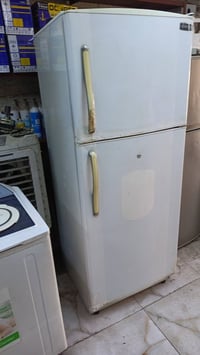 ثلاجات للبيع سعر الثلاجه 150عنوان الشعب رقم الهاتف 07703993713