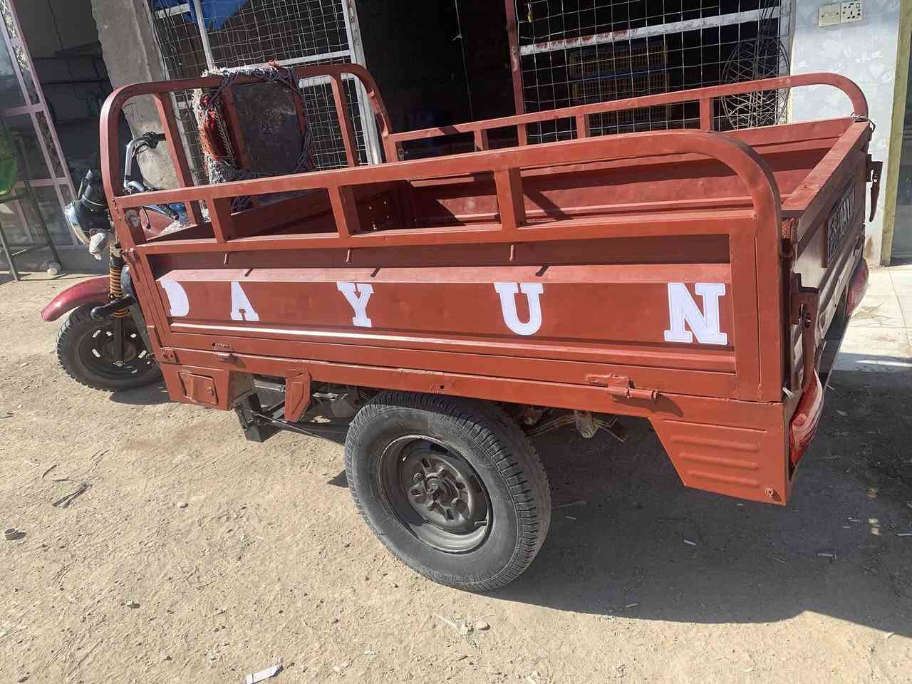 دايوان موديل 2009رقم وسنويه محرك خير من الله صدر جديد كهربائياته كلها شغاله تعمير كله جديد ستوته ربع مذب عليها خير من الله السعر 950وبيها مجال بسيط مكاني نعمانيه تقاطع سيد مالك (***********)
