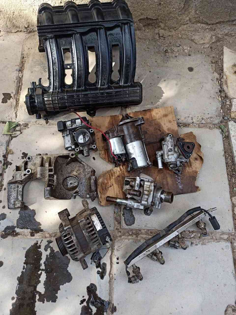 السلام عليكم 
اغراض شيري A1 
للبيع ***********
كير كامل 
منظومة كير كامله 
ضفيره مال منظومه 
بور ستيرن وقاعده مالته 
چويتر 
مسطره ونوزلات وفيشهن كامله 
دكشن بارد +كوع كامل وي الجوزه الصباحيه 
سلف +دينمو + قاعده مال مجاول
