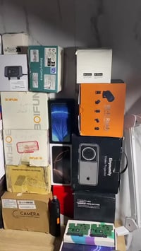 مزاد • ٧٥ قطعة • الكترونيات