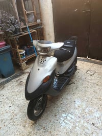 للبيع او مراوس كامله ناقصها بس باتري بيها لايت زنون  مكان بغداد الحرية...