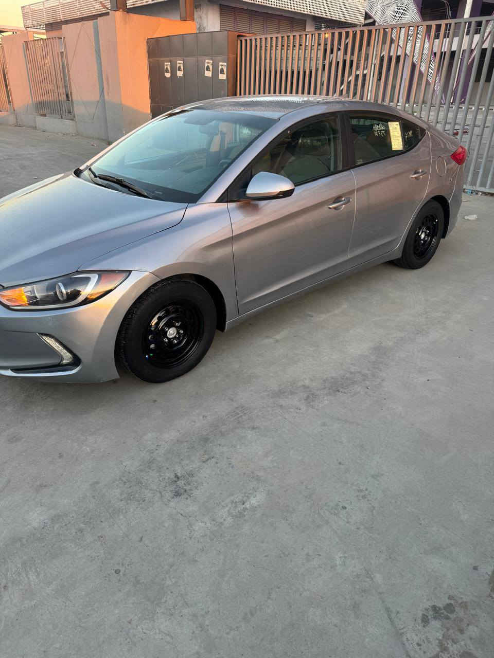 السلام عليكم النترا موديل 17 سياره جديده معنى كلمه حادثه بنيت فقط بدون دواخل بدون اربك سياره جاهزه تخم تاير حداد الجديده ماشي 118 السعر 128 وبيها مجال مكان السياره بغداد رقم الهاتف ***********
