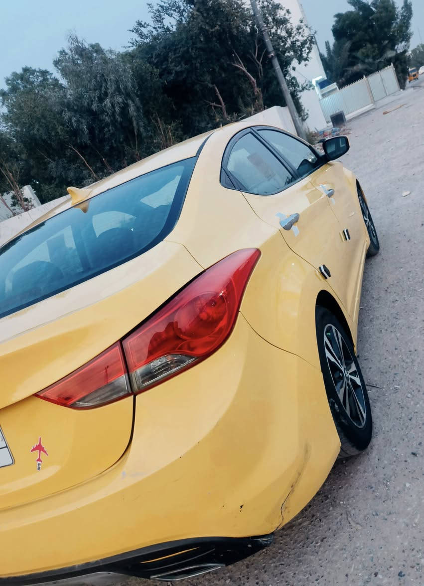 السلام عليكم النترا موديل 12 سيارة جاهزة كبل للشارع متصرف ربع حادث جاملغ مصلح والبنيد مبدل محرك وكير جدد صدر جديد تخم تاير جديد تبريد ثلج مواصفات نص فول  رقم بغداد مكان بغداد مدينة السعر 92 رقم الهاتف *********** اتصال فقط مكلف بالنشر....
