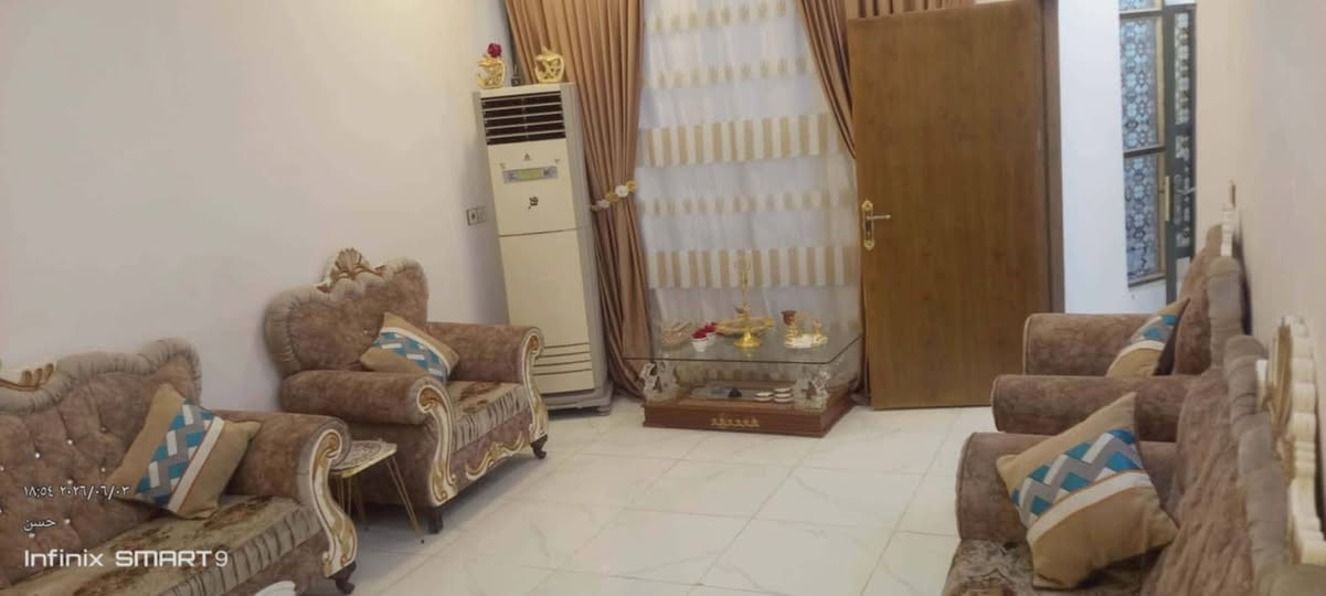 شقة ارضي طابوصرف المساحة150م كونكريت مسلح نظيفة مرتبة كلش مطلوب13/باليد45/القسط75/
ثلاث غرف نوم صالة استقبال مطبخ صحيات2حمامات2 الديوانية مجمع الزيتون السكني مراسلة الصفحة او الاتصال ***********
