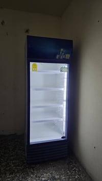 ثلاجة • للبيع • سعر خاص