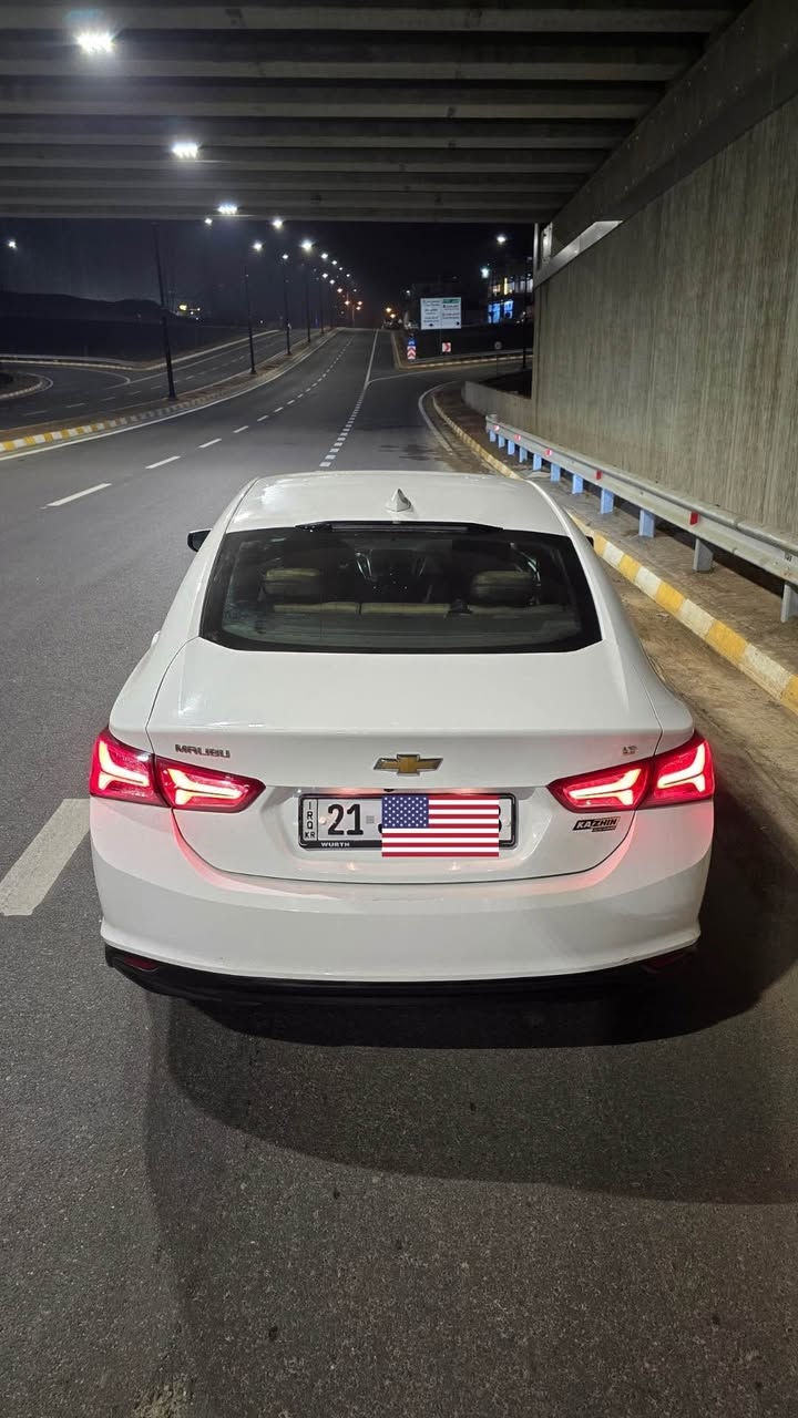 سەرەتا بە ناوی خوای گەورە 
شۆفلێت مالیبۆ ٢٠٢٠  

  نموونەیە لە جوانی
مواسەفات LT1
دەبڵ گێڕ (عادی، ئۆتۆماتیک) 
بەسمە
شەغال 
دوو دەرگای پێشەوەی بەسمەیە 
تراکشن کۆنتڕۆڵ
تەبرید مەرکەزی 
سوکان ڤۆلیۆم 
تەحدید سورعە 
کوشن کارەبا 
 بلووتوز USB.AUX 
کارپلەی 
تەبرید لای سیایەق و لای سەکن بە جیا 
شاشە گەورە 
لایت ئۆتۆ 
لایت زینۆن و عەدەسە 
لایت پێشو و دووا لید 
ئاوێنە کارە با 
شاشە  
٤ جام کرەبا و ئۆتۆ 
ئاوێنە دژەفول

((سەیارەکە چەمەلەغی لای سەکنی بۆیاخە لەگەڵ پەڵەیەک لە بۆنیتەکەی))
ناوی نەگرتوە بە شەرت مەعجونی تیانیە بەشەرت 
پشتوو پێشی کەپسە(  ئێرباگ بەس شان تەقیوە و سیستەم کراوەتەوە مەزبووتە ) 
 کامل سێرڤس کراوە. ڕۆن و فلتەر و پاتری  تازەیە

سەیارەکە زۆر تازەیە ٤ تایەی لۆک 
(گێڕ مەکینە نەکراوەتەوە ، تەقە و ڕەقە ، تەبرید،کارەبایەت.بەردی ساڵۆنسا ) 
هەر هەمووی بەشەرت زۆر بێ عەیب و مەزبووت 
تەحویل غەرامە و وەکالەت بەشەرت 
هەزە و بەڕاد و سەنەوی ژینگەو ڕێگەو بان  تازەیە  ٢٠٢٨ 
بەس ماشەڵای ئەوێت 

تێبینی / ڕەقەم انصی دانراوە

  نرخی ١١٠ گەڵا کۆتای ماڵی دۆستە 
ناونیشان/سلێمانی
ڕەقەم تەلەفوون/ *********** السليمانية, العراق
