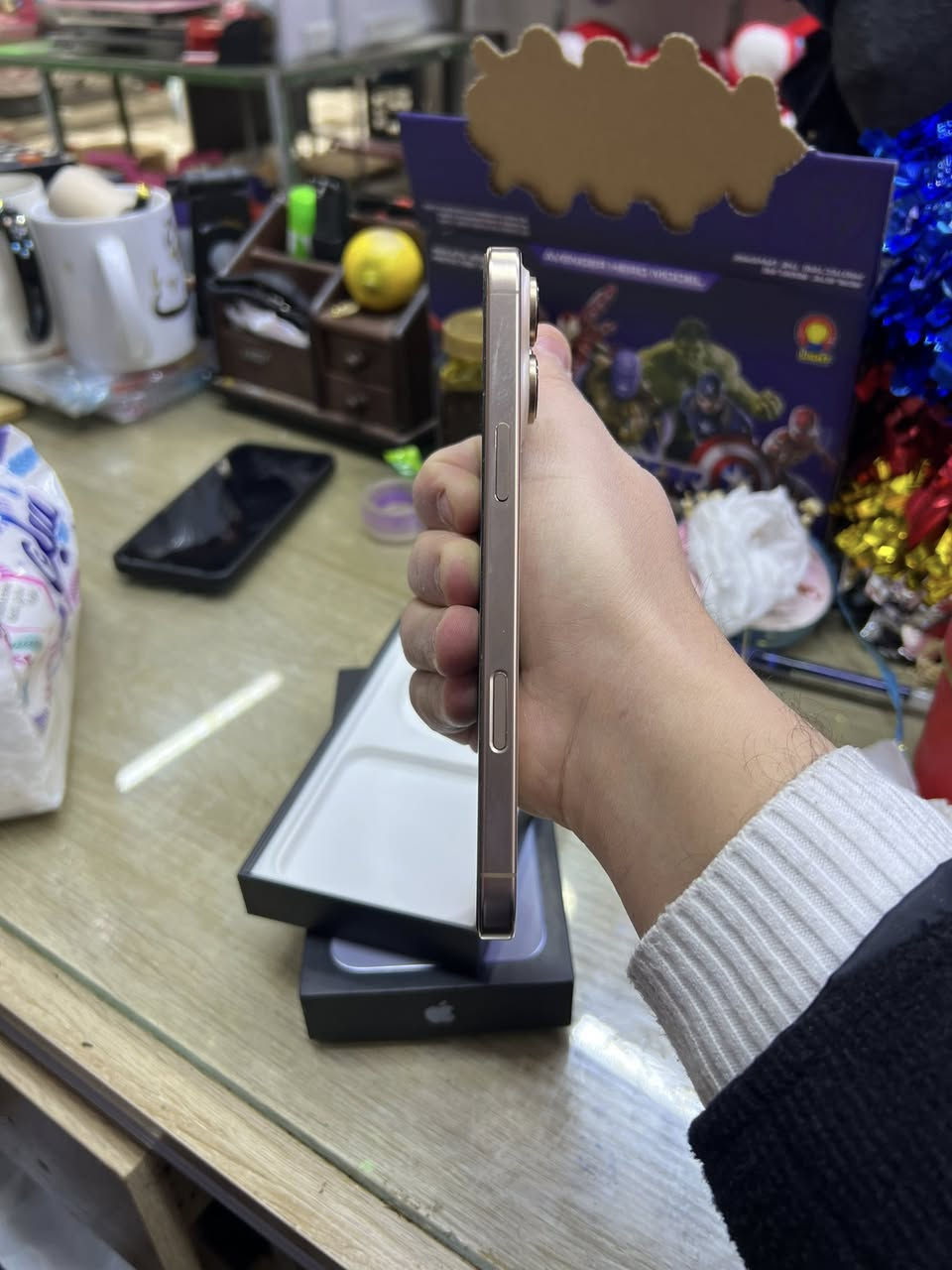 ايفون ١٦ برو ماكس ذكرة ٢٥٦ بطارية ١٠٠ جهاز شرط لوك السعر ١٤٢٠ وبي مجال الاستفسار ***********
