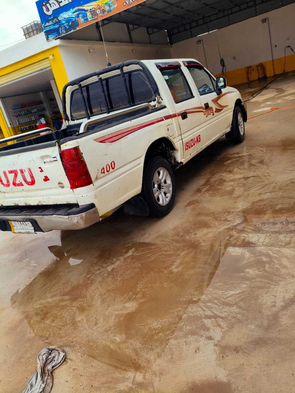 السلام عليكم 
ازوزا ياباني للبيع موديل 1993 رقم كركوك الماني گير ومحرك شرط صدر جديد تدفئة وتبريد شغال سياره نضيفه السعر 38 للاستفسار الاتصال على الرقم ***********/***********
