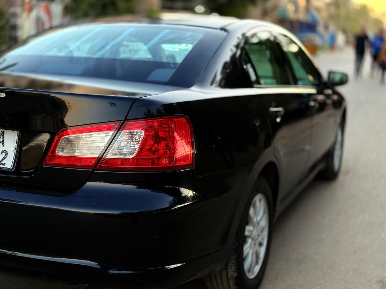 من رخصة الادمن
للبيع مسيبوشي كلنت 2010الشركة العامه 
السيارة بوضع الشركة مكفوله كفاله عامه سبير ما نازل 
فول واحد على واحد فتحه تحكمات ستيرن سياقه ذاتية 
ماشة 135الف كاعية الشركة داخل بيجه
العنوان بغداد البنوك 
السعر 130$
***********
