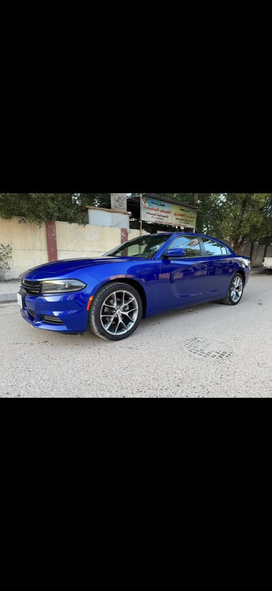 جارجر 2022 اصل فئه بلاك توب فول عده الفتحه السياره كلين *********** ترهم امراوس حسب القناعه
