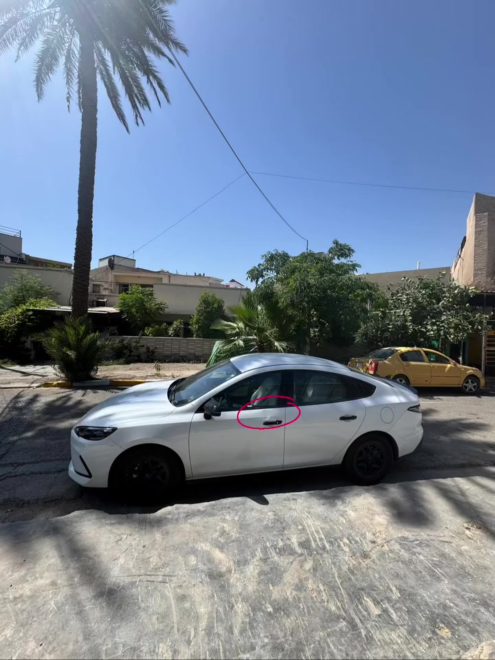 السلام عليكم 
شباب للبيع سيل فايف رقم بغداد نسخة ال ٥٥ كم بالشحنة ماشية ٩ الاف كامل ملحقات وياها سبير وشاحنة اصلية بدون ايرث وباقي التفاصيل مبينة بالصور بية طخة بالباب مبينة بالصور مأشر عليها بدون اي شخوط 
السعر ١٩ ونص وبيها مجال 
*********** موجود واتس
