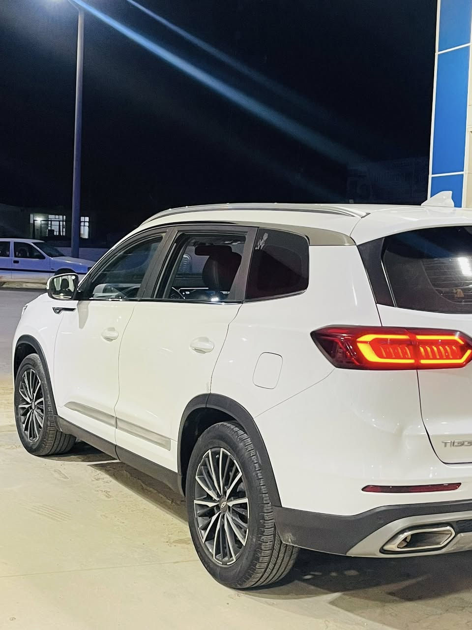 ئه دميني دل 💚
شيري مؤديل 2022
قه پات مواسه فات قيستي كؤمپانيايي له سه ره ته حويل ناكري به شه رتي مالي مه ده ني سه ياره كه. بؤياخي نييه 
سه ياره كه 96حه قيقي رؤيشتوه 
گيرو مه كينه به شه رت ده عامو ليدراوي نييه ته بريد ساردو گه رم 
هه موو گياني به شه رت 
4تايه و ويلي لؤكي له ژيره سه ياره كه مه سروفي هيج تيا نييه 
شوين 'چمچه مال
ژم '***********
***********
نرخ' 90مه جال
