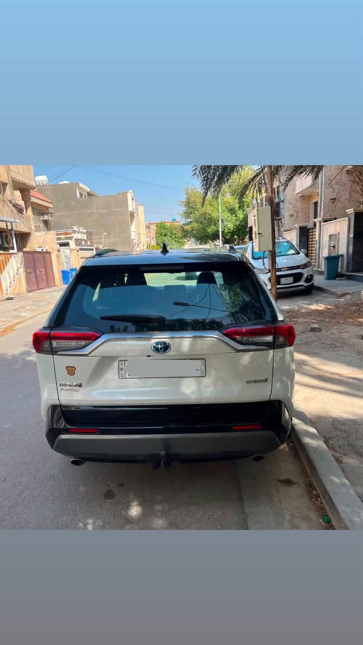 رف فور  4 RAV  ابيض  22 تو كلر  وارد امريكي  ماخذه اني من عمان ماشيه 62 ميل يعني 100km السياره فول واحد ع واحد  
المواصفات 

محرك 2.5 هايبرد

مواصفات تدفئه بل كشنات 

اوتو هولد 🅰️هاند بريك دگمه 🅰️توقف ذاتي 🅰️تحكمات ستيرن 🅰️فتحه بانوراما📍
🅰️أنظمة قياده 🅰️نظام ev كهربائي و 🅰️اقتصادي ورياضي واعتيادي 🅰️وطرق وعره 🅰️مانع انزلاق 🅰️
نقطه عمياء 🅰️صندوق كهرباء 📍🅰️گير 6 سرع 🅰️مثبت سرعة 🅰️محدد مسار📍

رقم بغداد   مميز. 41641
 
السياره اني مستورده من عمان حادثه بعمان مضروبه الراديرات بهوك ومبدله اصلي مع الدرع   و صبغ  تقريبن شبرين  ونص بلجاملغ الخلفي ومصلحه درجه اولى  ومضروبه كلير الجهه كله للتسويه  

السعر 215. وبيه مجال بسيط

للتواصل  ماسنجر واتساب  او اتصال ***********
