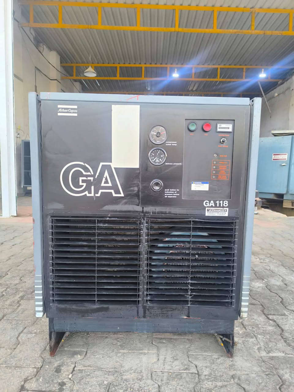 🔧 المنتج: كومبريسر هواء 25 حصان
⚡️ الموديل: ATLAS COPCO GA 118
⚡موديل 1984 
⚡ضغط 7,5 بار
⚡حوالي 2,6 متر مكعب / دقيقة

📍 العنوان: حي القادسية – خدمي شارع الصب – مقابل معرض النجف الدولي
📞 للاستفسار: ***********

