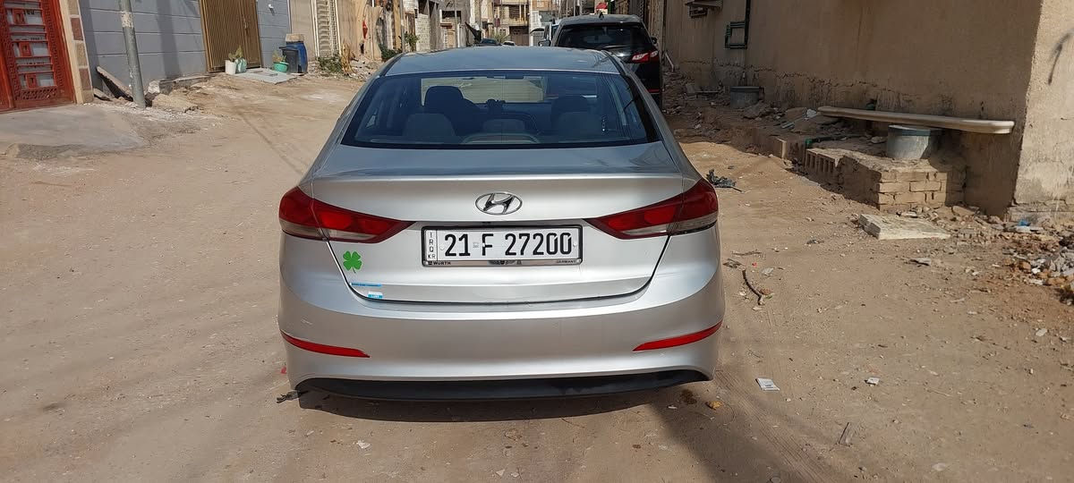 السلام عليكم 
النترا ٢٠١٨ وارد كندي محرك ٢٠٠٠ دوش رقم سليمانية بأسمي السنوية جديدة لل ٢٠٣٠ .. 
داخلة كلين تايتل، صار بيها حادث خلفي خفيف بالعراق وبدلت الجنطة والدعامية الخلفية .. وسونارها موجود ويه الصور سعرها ١٣٢ وبيها مجال للشراي السيارة كلش حلوة ومال جناي 

ملاحظة : السيارة ماشية ٢٤٣,٢٦٤ الف و محركها كام ، و بدلت الها محرك مال حاوية والمحرك الي بدلته ماشي ٣٠٠٠ ميل فقط يعني الممشى ال ٢٤٣,٢٦٤ الف ع المحرك القديم . 

مكاني كربلاء 
للاستفسار الاتصال على الرقم ***********
