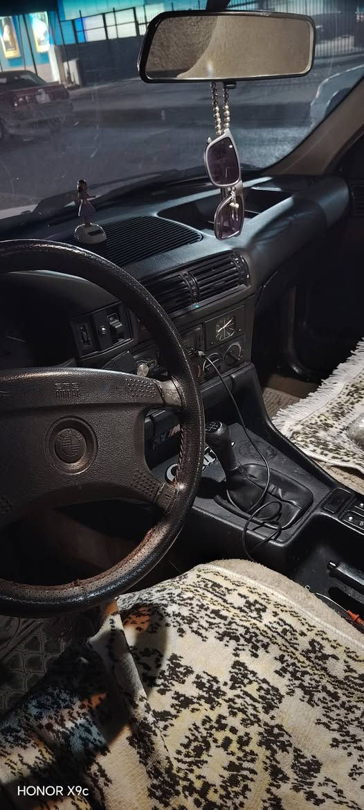 بەناوی خوا bmwمۆدیل 90ئاڕم سلێمانی ڕەنگ زەیتونی بیستی دیجیتەڵ گێڕعادی تازە گێڕو مەکینەی ئەورپی بۆ بەستراوە چوار تایەو ویلی لۆکی لەسەر کارەبایت بەشەرت کوشن کارەبایات هەموو ئیش دەکا تەبریدو گەرمی بەشەرت گشت قرچێکی بچوکی سندوقی شایەنی باس نیە *********** أربيل, العراق
