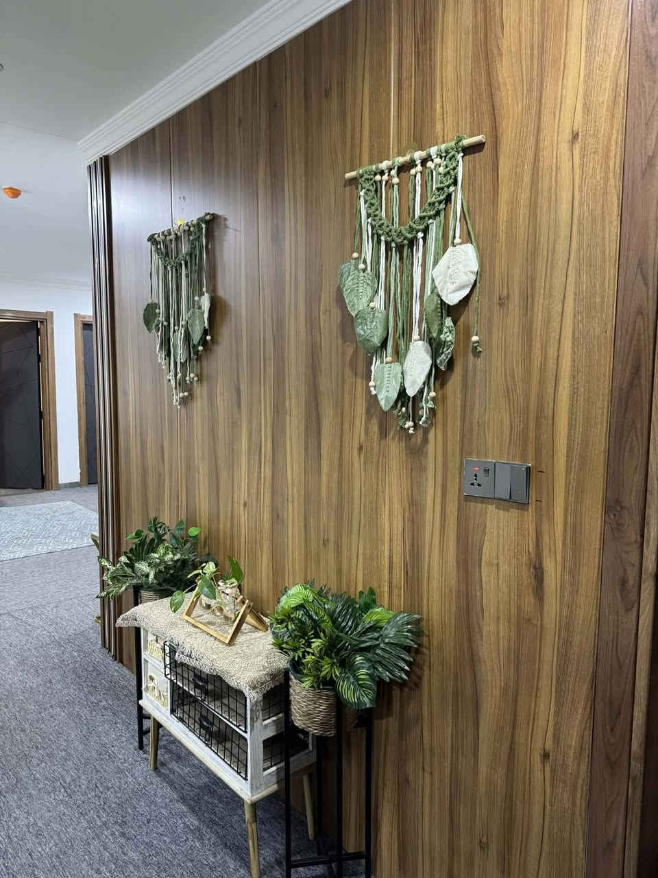 شقة للبيع في مجمع الشروق
🪧 : شقه سكنية طابق 8  عمارةC7  

📍العنوان : مجمع الشروق

📐 المساحة : 132م

📋التفاصيل: غرفتين +حمامات عدد2

صاله .استقبال .مطبخ كاونتر  كامل فصال تركي

كاونتر كامل فصال تركي

جدران الاستقبال مغفله بديل الخشب والرخام جدران تركي

تغليف جدران الهول بديل الخشب 

الاستقبال تغليف الجدران بديل خشب وبديل الرخام  مع ليدات 

الشقة محدثه ديلوكس 

مدفوع منها19) شهر اقساط  

قيمه القسط  548  )للمصرف  العقاري تدفع .....

للاستفسار اكثر والتواصل

الاتصال عل رقم

‭0773 411 3016‬
