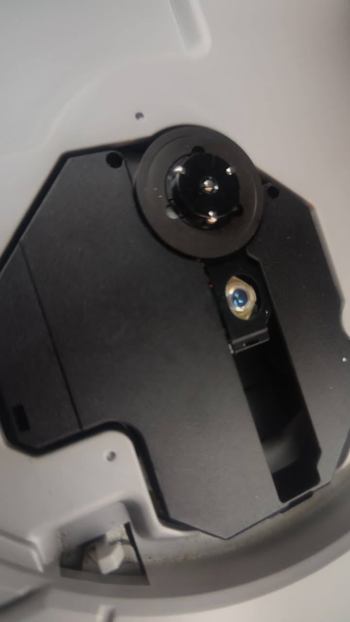 السلام عليكم بلي 1 للبيع انت من تاخذة اعتبرة جديد متروك من ال 2012 
1 بلي 
2 دبل جوستك اصلي 
3 كيبل ال AV اصلي مال سوني البلكارتونة 
4 كيبل البور الاصلي
5 قرص gta2 اصلي او اي قرص يعجبك 
6 ميموري كارد داخلي 
7 الجهاز free region يشغل اقراص اصلي وكوبي
8 عينة الجهاز طلقة بسحب القرص وسريعة حيل 
السعر كامل ب 65 الف وبي مجال حيل بسيط
للطلب او الاستفسار الاتصال على ***********
