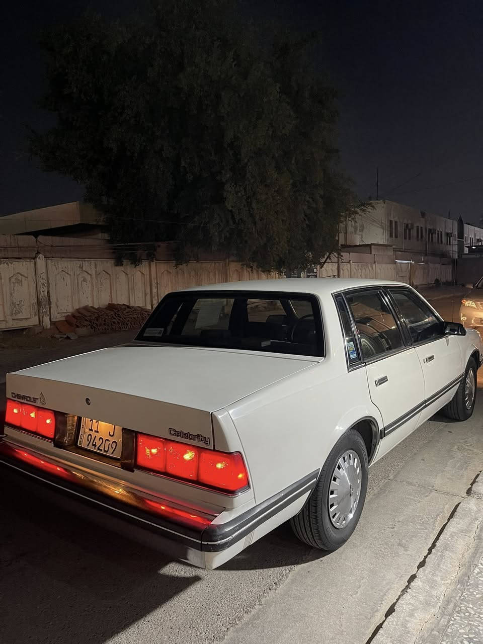 سلبرتي للبيع سياره جديده مصبوغه عام غرفتها جديده تخبل اي نقص مابيها سياره نصبتها حلوه مال جناي تبريد شغال ثلج 
سعر 58 وبيها مجال *********** واتساب
