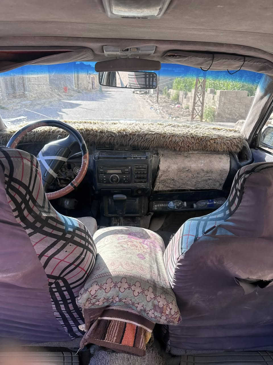 السلام عليكم سوبر سيدان موديل٩١محرك وكير في فيتي ملكه تحويل ثاني سياره بسمنه للستفسار *********** ب ٢٥ ورقه
