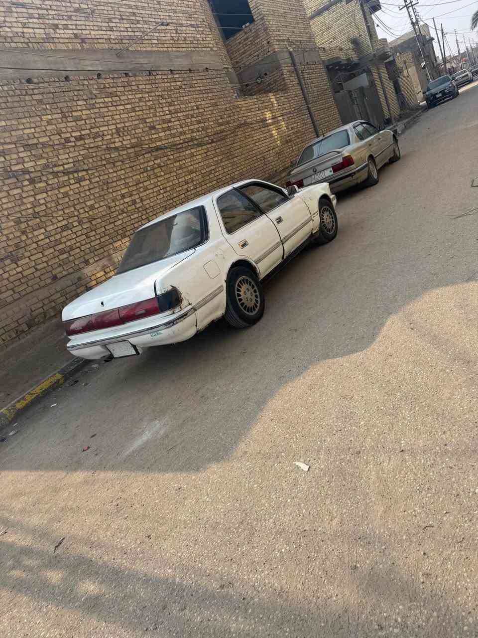 السلام عليكم سياره مال خبزه تفيد البياع شراي وتفيد الجناي كرستا مسطره رقم كربلا وكاله عامه بسمي. داخله هزه وفحص كامله بس ع البصمه. كير جديد توني شاده مال حاويه محرك جديد ٢ ونص. حداديه جديه تخم تاير كهربائيات كله شغاله جام يصعد وينزل  سياره حلوه خواته فوك ٤٠ بس مكلف بالنشرالسعر 28 مكاني ناصريه. *********** ناصرية, ذي قار
