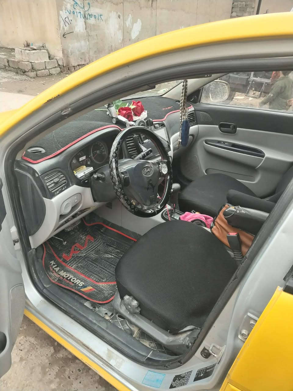 السلام عليكم اكسنت للبيع موديل2008بدون ضرار محرك16طخم جديد كير محرك شرط كاربون بانزين بيها اليحب يتواصل على هاذا الرقم***********
***********
