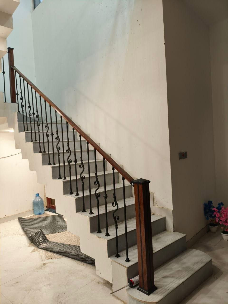 � محجرات حديد مودرن & كلاسك 🚨
✨ تصاميم عصرية ولمسات فخامة ✨
🛠️ تنفيذ دقيق وجودة مضمونة بأسعار مناسبة

🔸 محجرات حديد حديثة
🔸 ألمنيوم تركي فاخر
🔸 أشكال متنوعة تناسب البيوت والمحلات

🔥 شغل نظيف وسريع حسب الطلب

📍 الناصرية – السيف – خلف المصرف العقاري
📞 ***********
