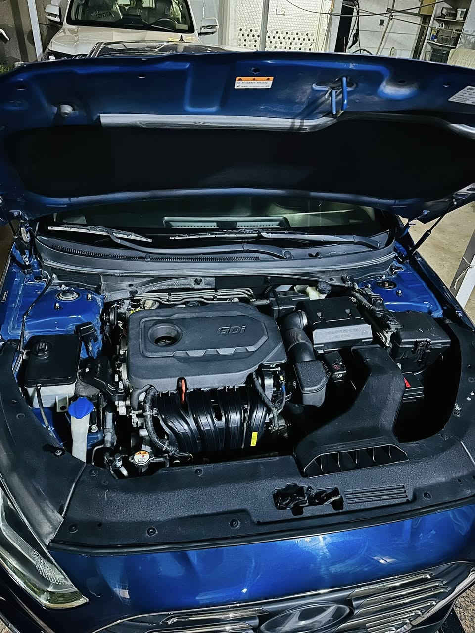 سلام عليكم للبيع هونداي سوناتا مديل 2018وارد امريكي حادثه باب السئق مصلح نفسه ومصبوغ والجاملغ شويه  مصلح ومصبوغ  يرباك كله سليمه بس فقط برده   فول مواصفات ماعده الفتحه  السعر 120العنوان بغداد الجديده حي الخليج  للستفسار ***********
