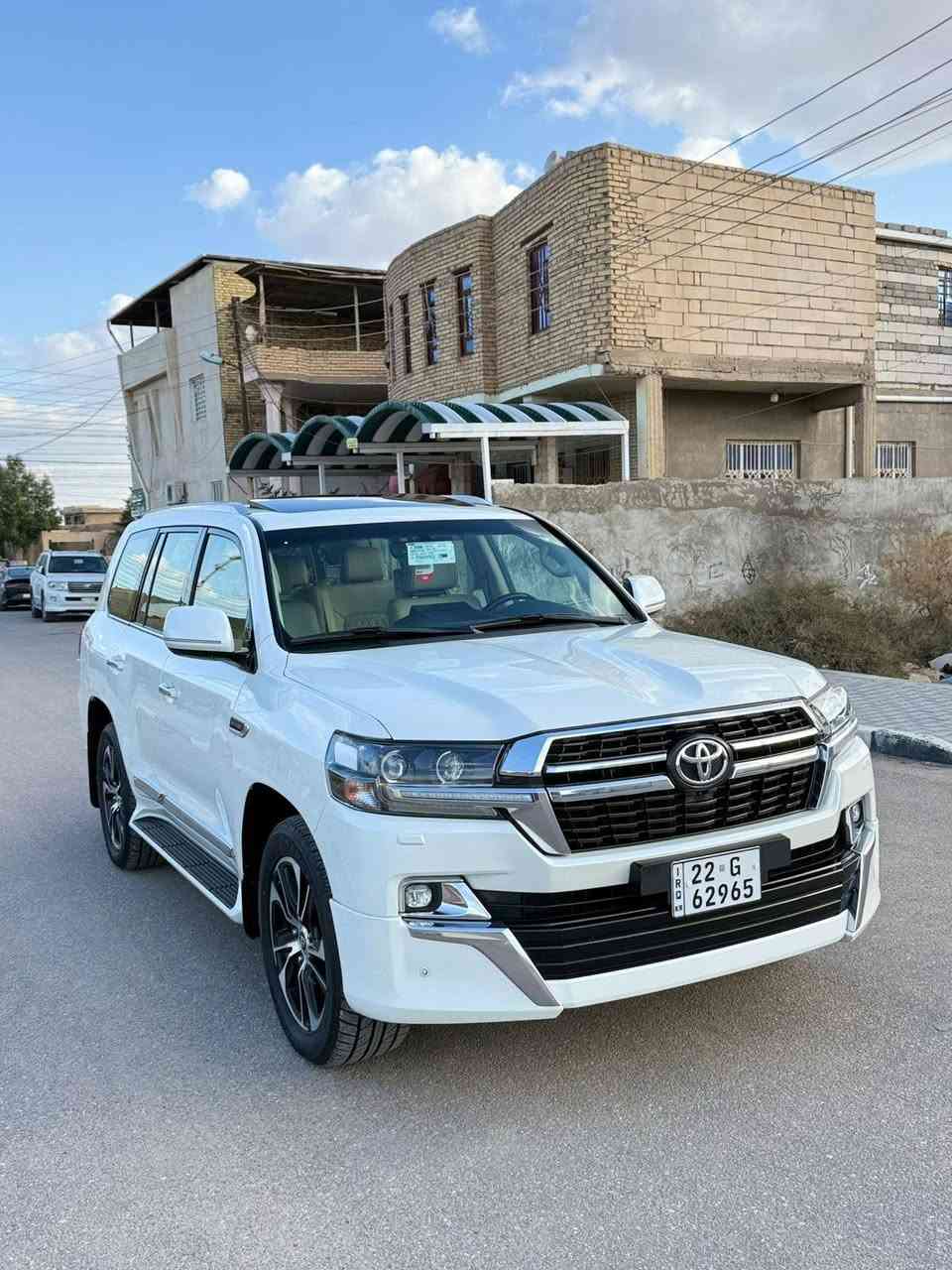 لاندكروز 2021 كراند ساز اصليه الباب الاول مكفوله كفاله عامه حتى الدعاميات  فول مواصفات ساز رقم اربيل الجديد محرك 8 سلندر كير شرط الكفاله ماشيه ٧١ الف السياره ع وضع الشركه تخم تاير حداديه تبريد السياره جاهزه السعر ٥٦٥$ بيع او مراوس حسب القناعة الاتصال *********** عنوان السياره بصره قضاء المدينه
